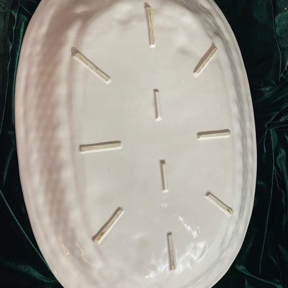 Large 20”x 14” White Stoneware Fruit Basket Serving Plater - Picture 12 of 16